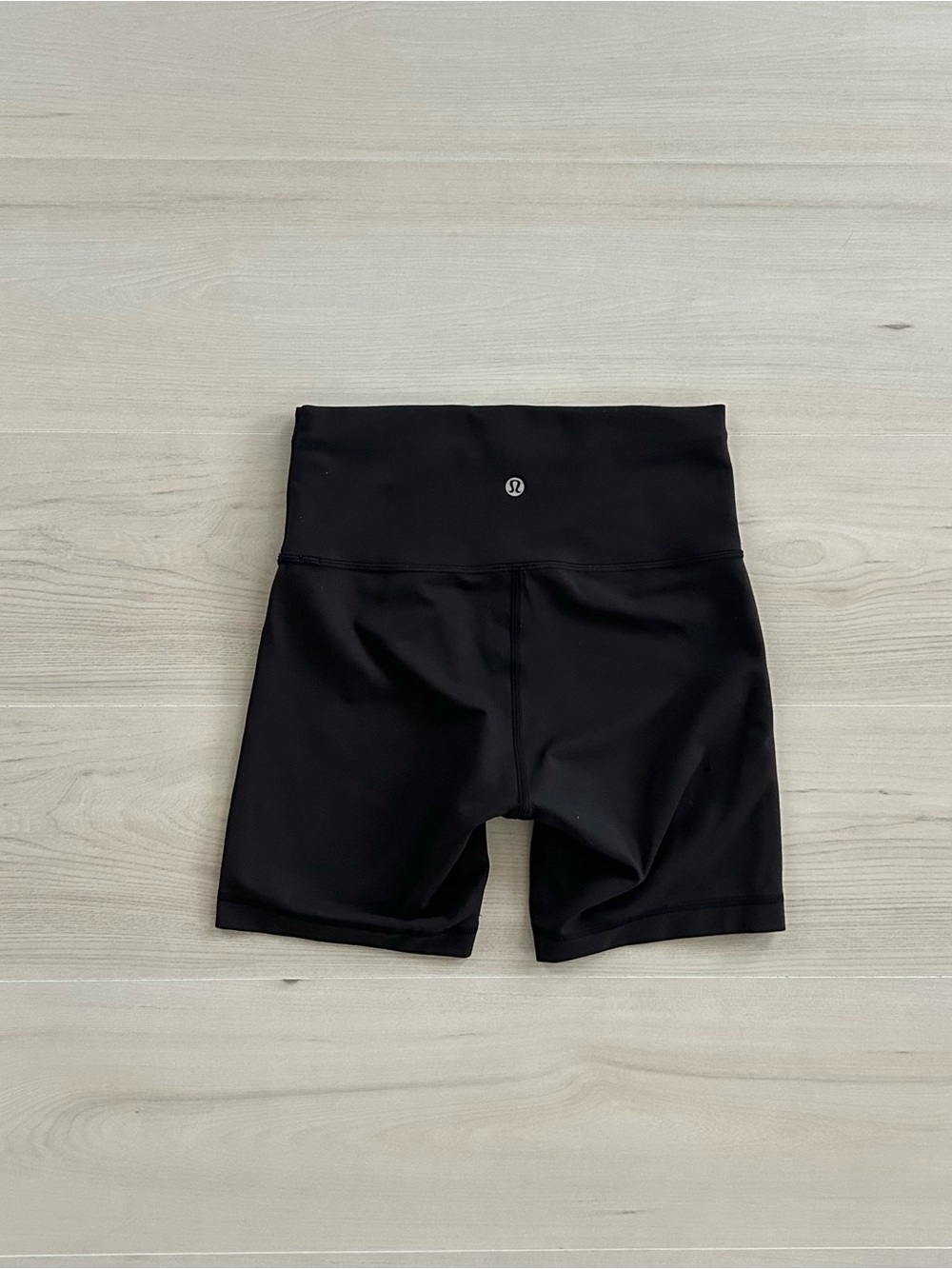 black lululemon biker shorts